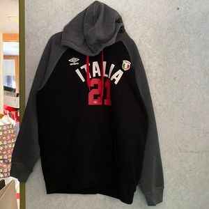 Umbro Italia sweatshirt heavy weight size L front pocket cozy warm cute sturdy